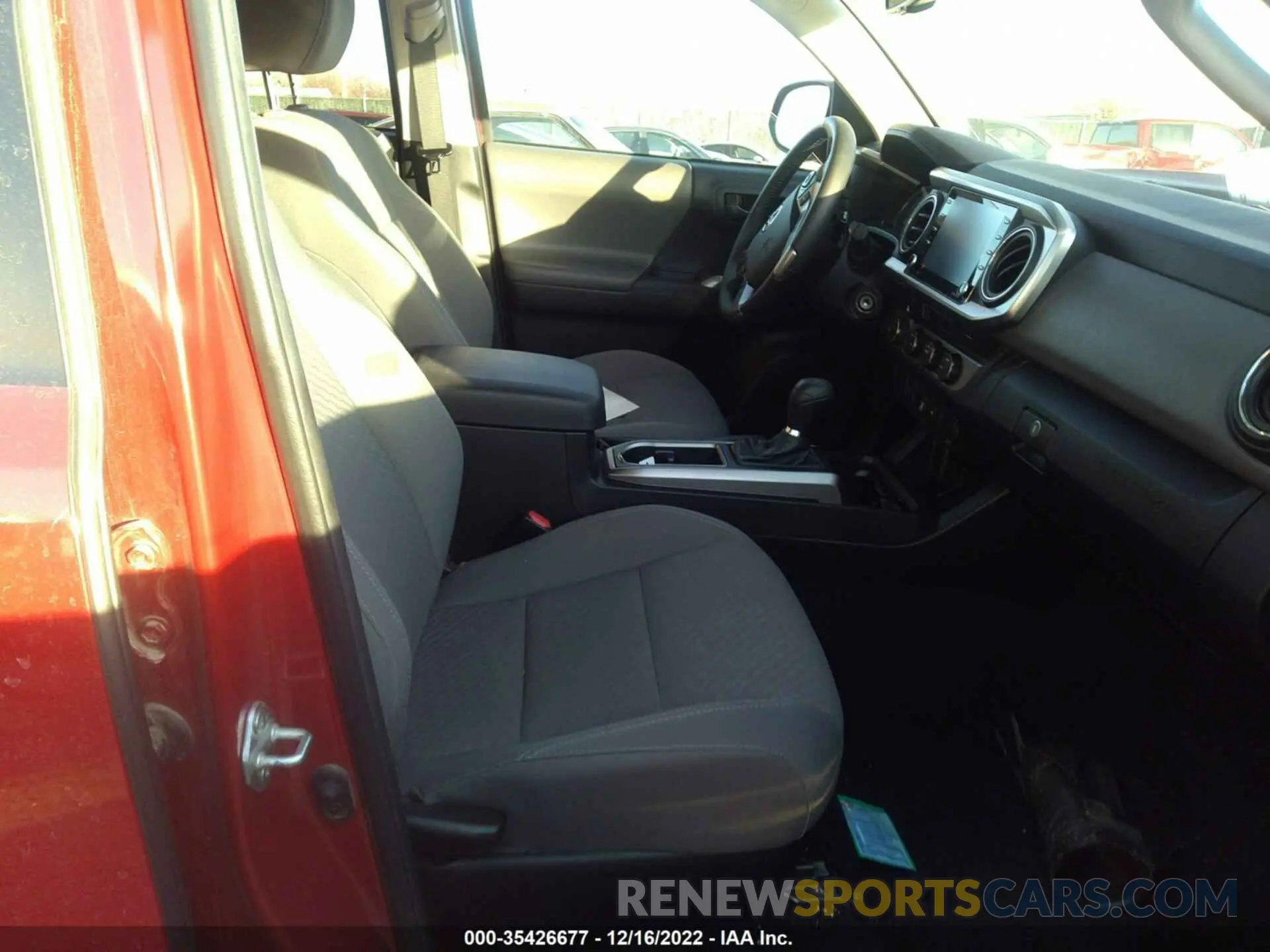 5 Фотография поврежденного автомобиля 3TMCZ5AN4NM486150 TOYOTA TACOMA 4WD 2022