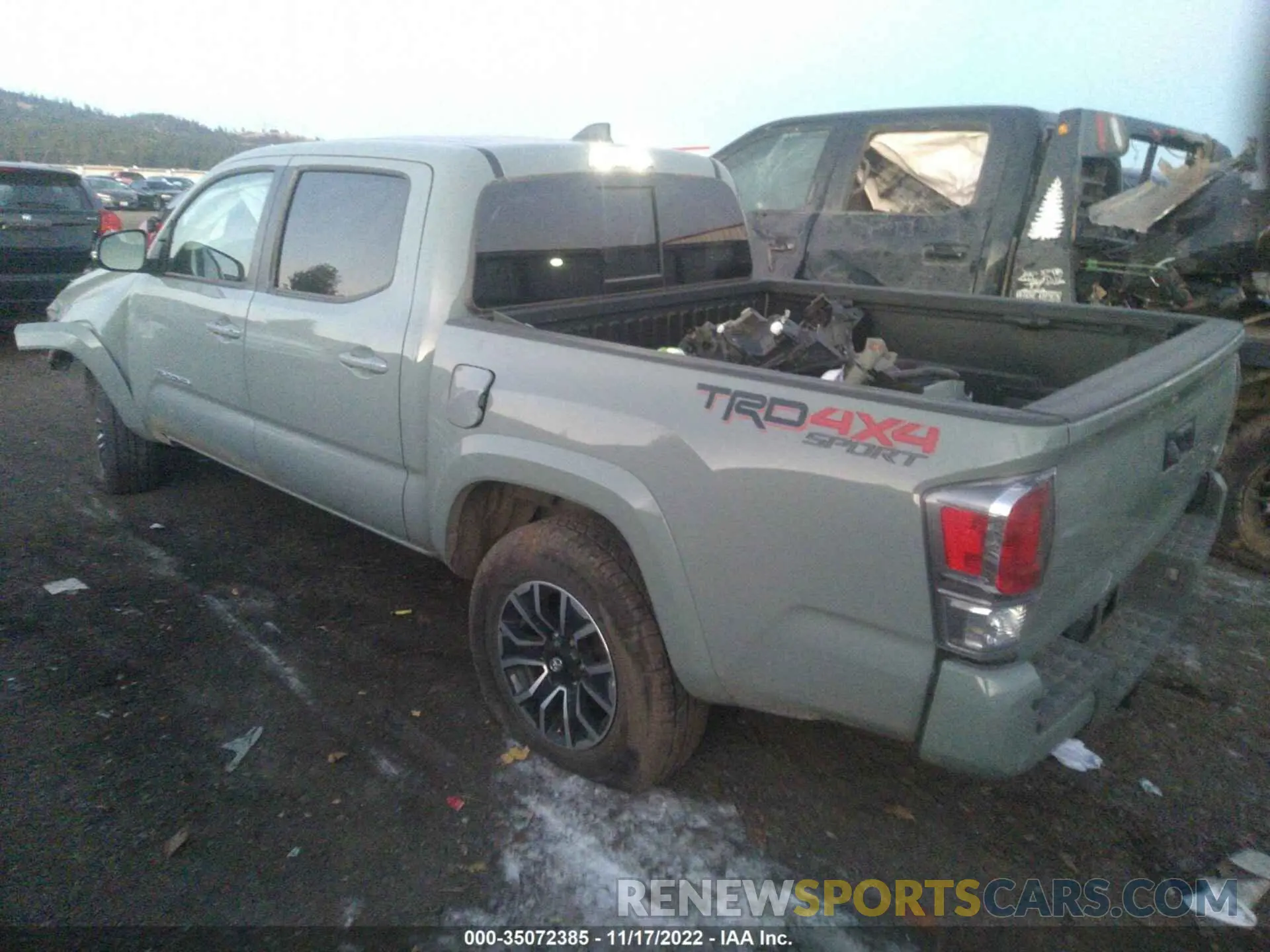 3 Photograph of a damaged car 3TMCZ5AN7NM490046 TOYOTA TACOMA 4WD 2022