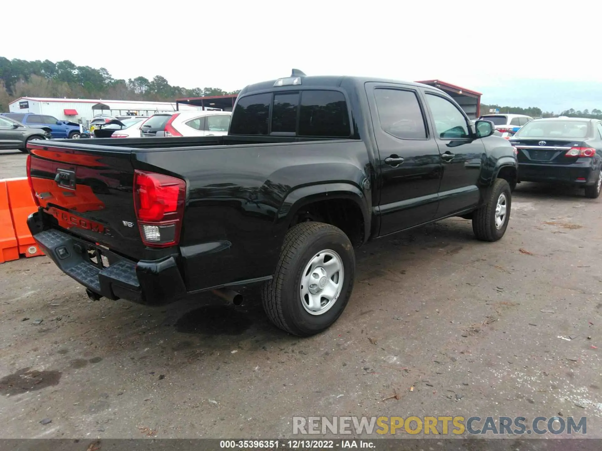 4 Photograph of a damaged car 3TYCZ5AN0NT080533 TOYOTA TACOMA 4WD 2022