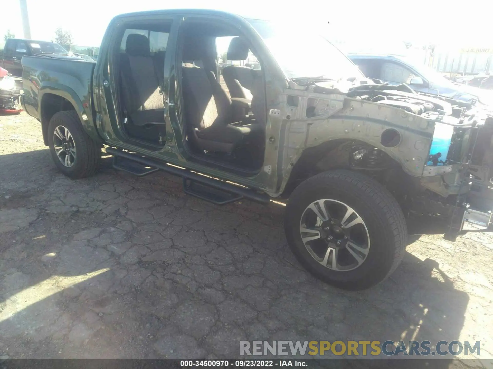 1 Photograph of a damaged car 3TYCZ5AN9NT085360 TOYOTA TACOMA 4WD 2022
