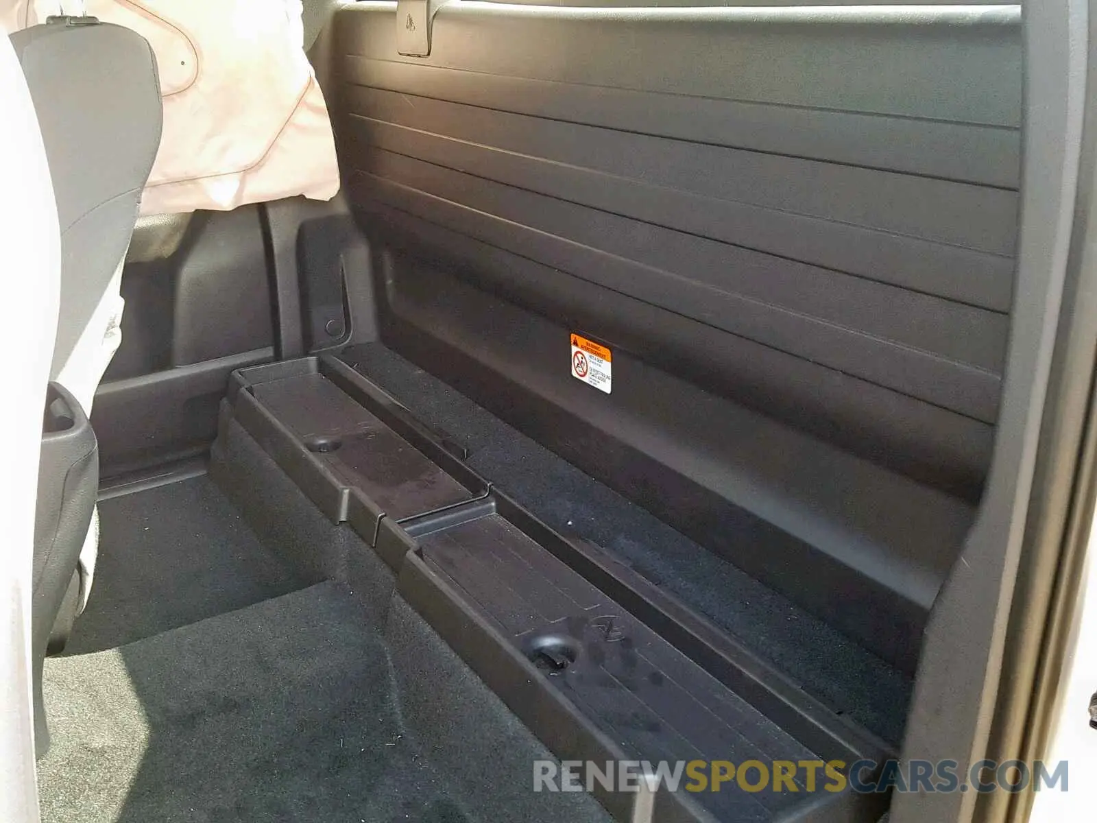 6 Photograph of a damaged car 5TFRX5GN5KX134871 TOYOTA TACOMA ACC 2019
