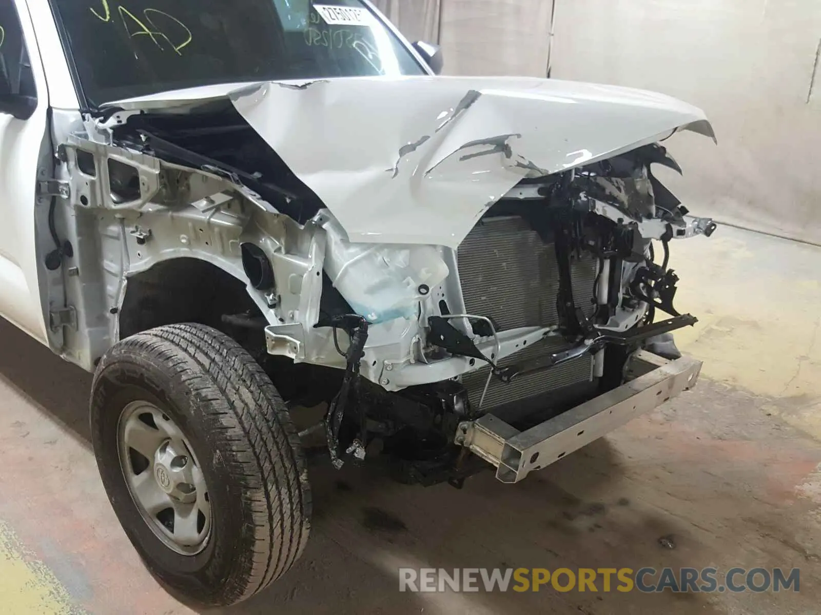 9 Photograph of a damaged car 5TFRX5GN8KX163233 TOYOTA TACOMA ACC 2019