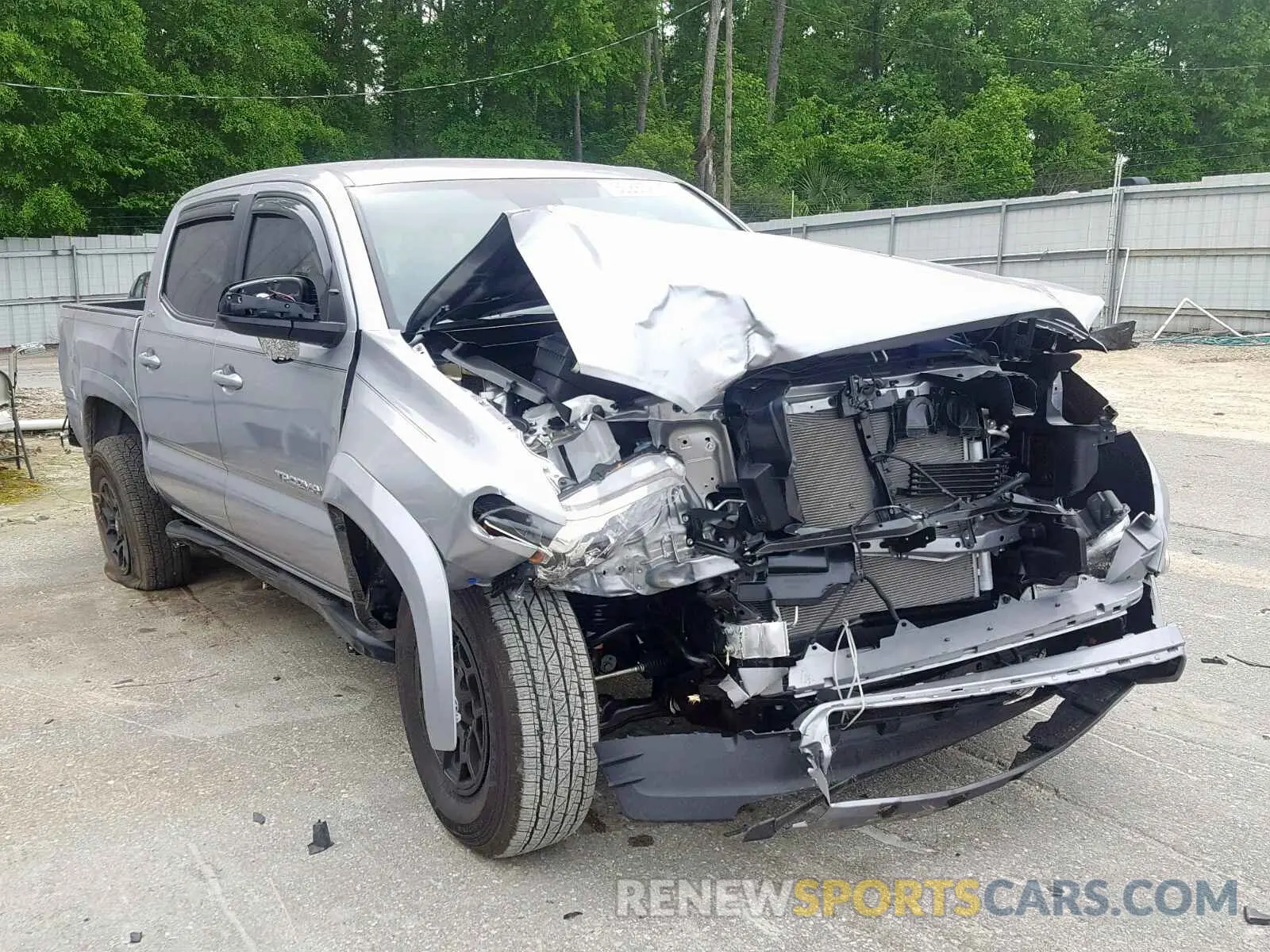 1 Photograph of a damaged car 3TMAZ5CN6KM083156 TOYOTA TACOMA DOU 2019