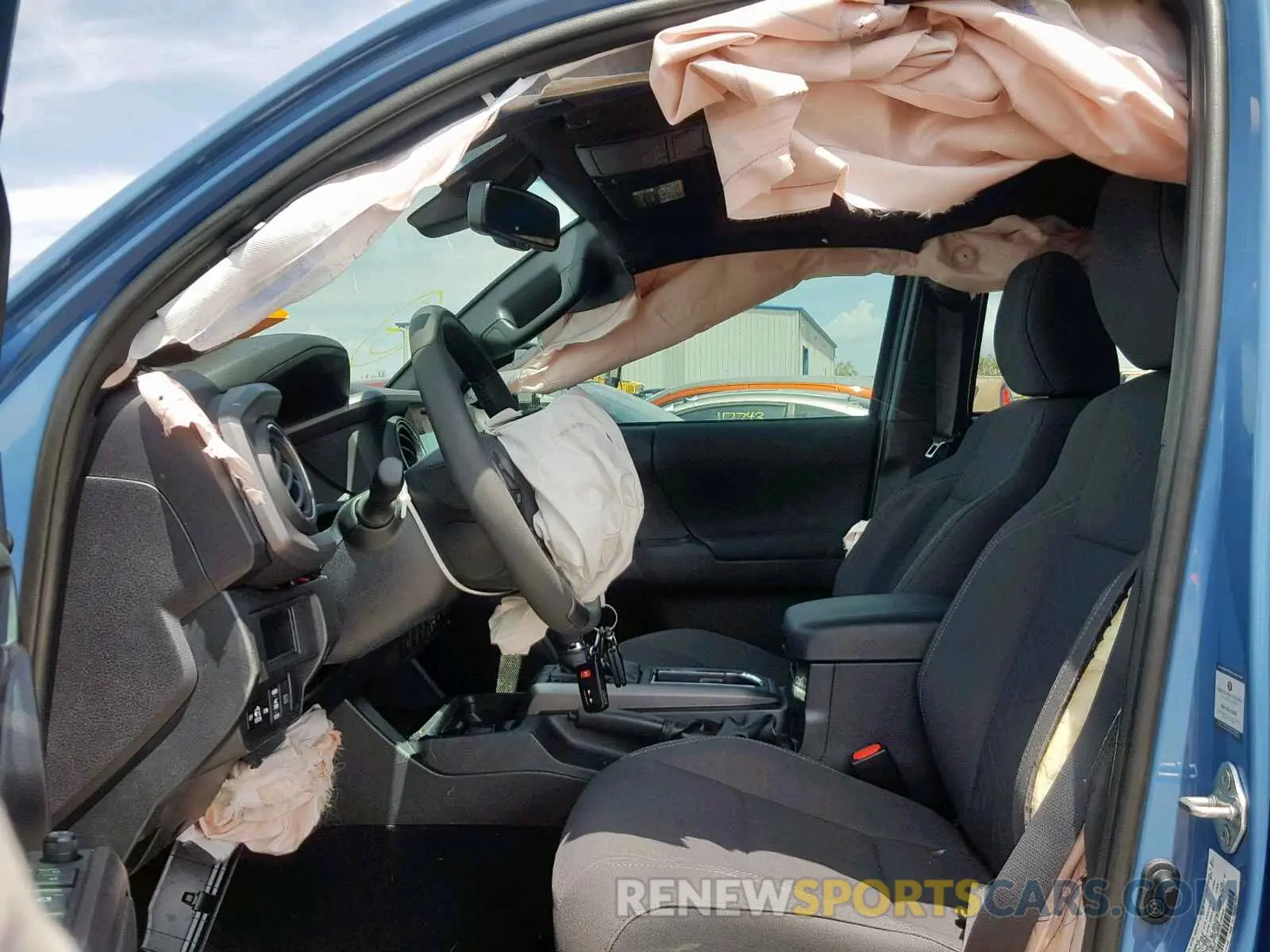 5 Photograph of a damaged car 3TMAZ5CNXKM102355 TOYOTA TACOMA DOU 2019
