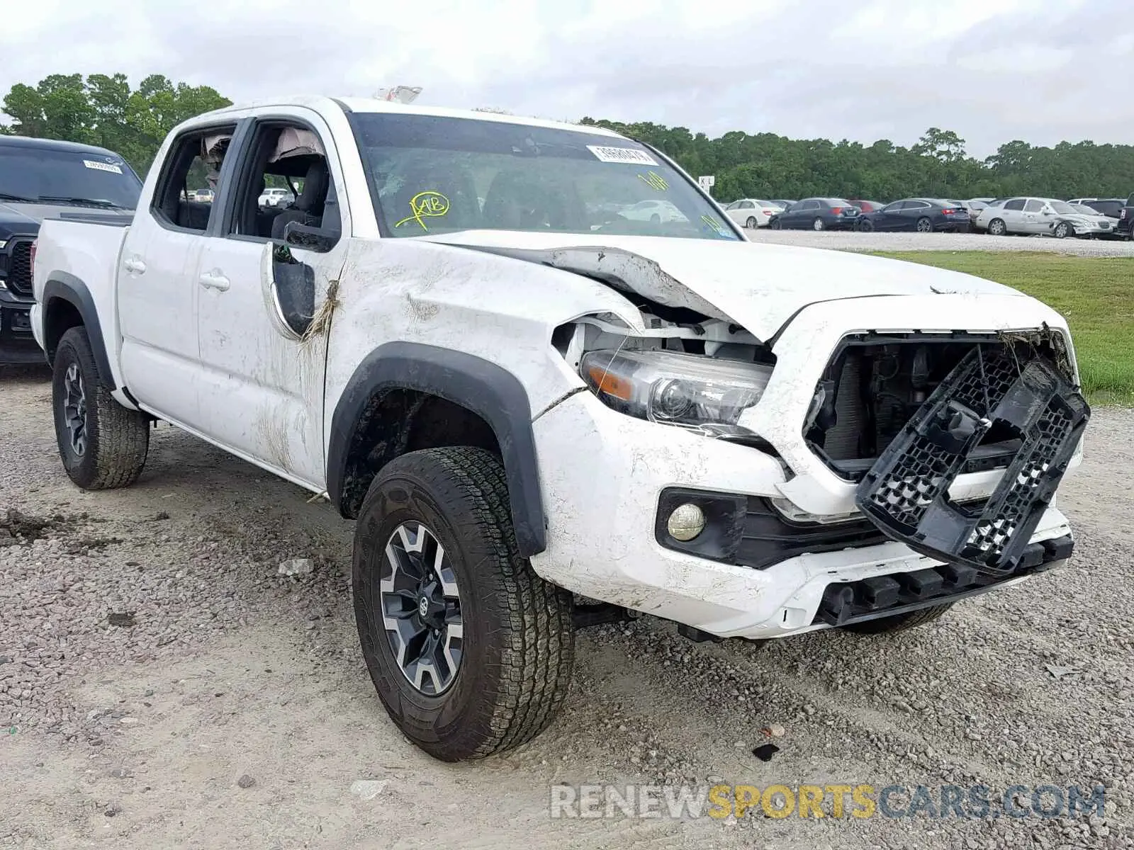 1 Photograph of a damaged car 3TMCZ5AN8KM203115 TOYOTA TACOMA DOU 2019