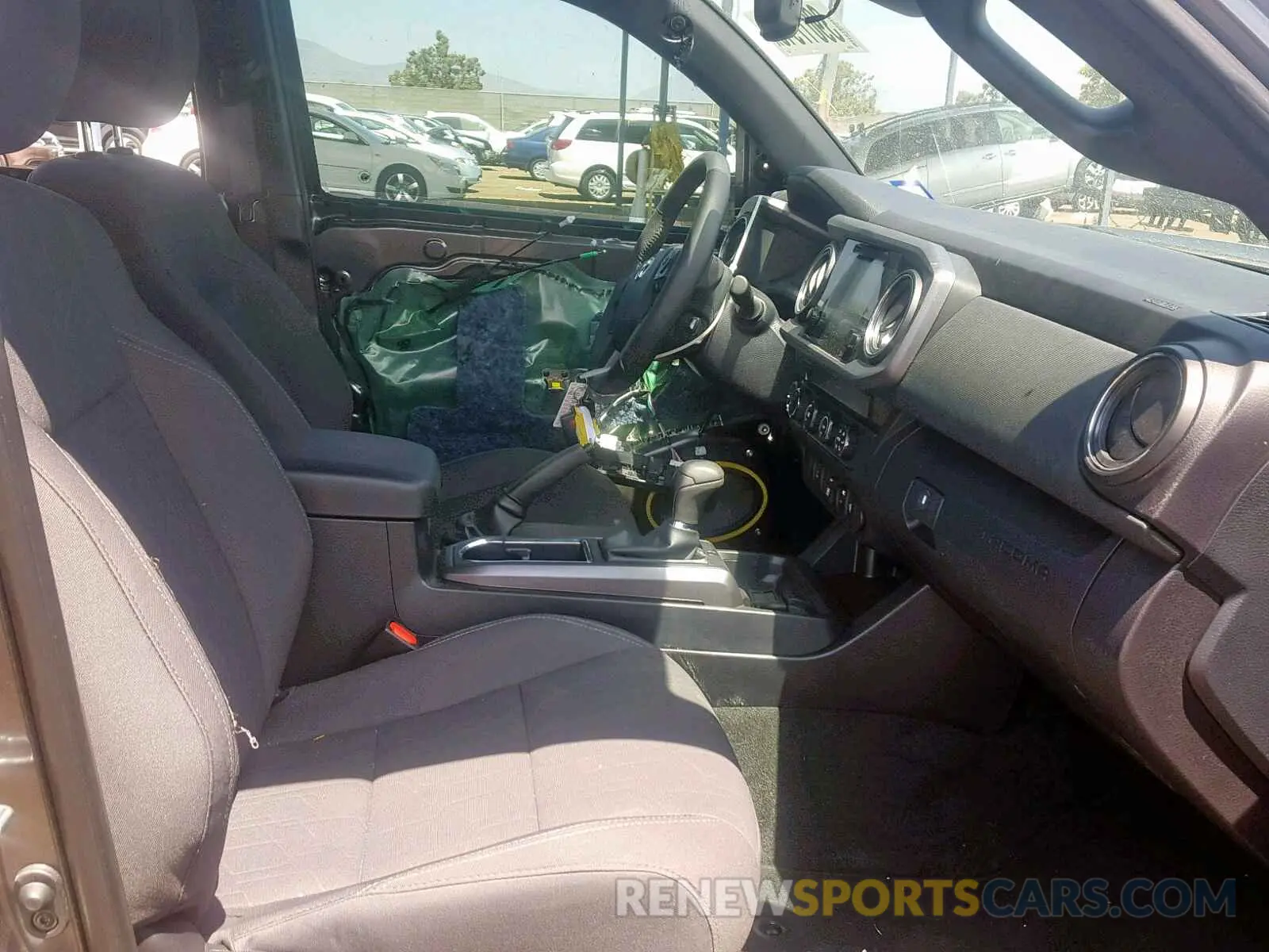5 Photograph of a damaged car 3TMCZ5ANXKM203973 TOYOTA TACOMA DOU 2019