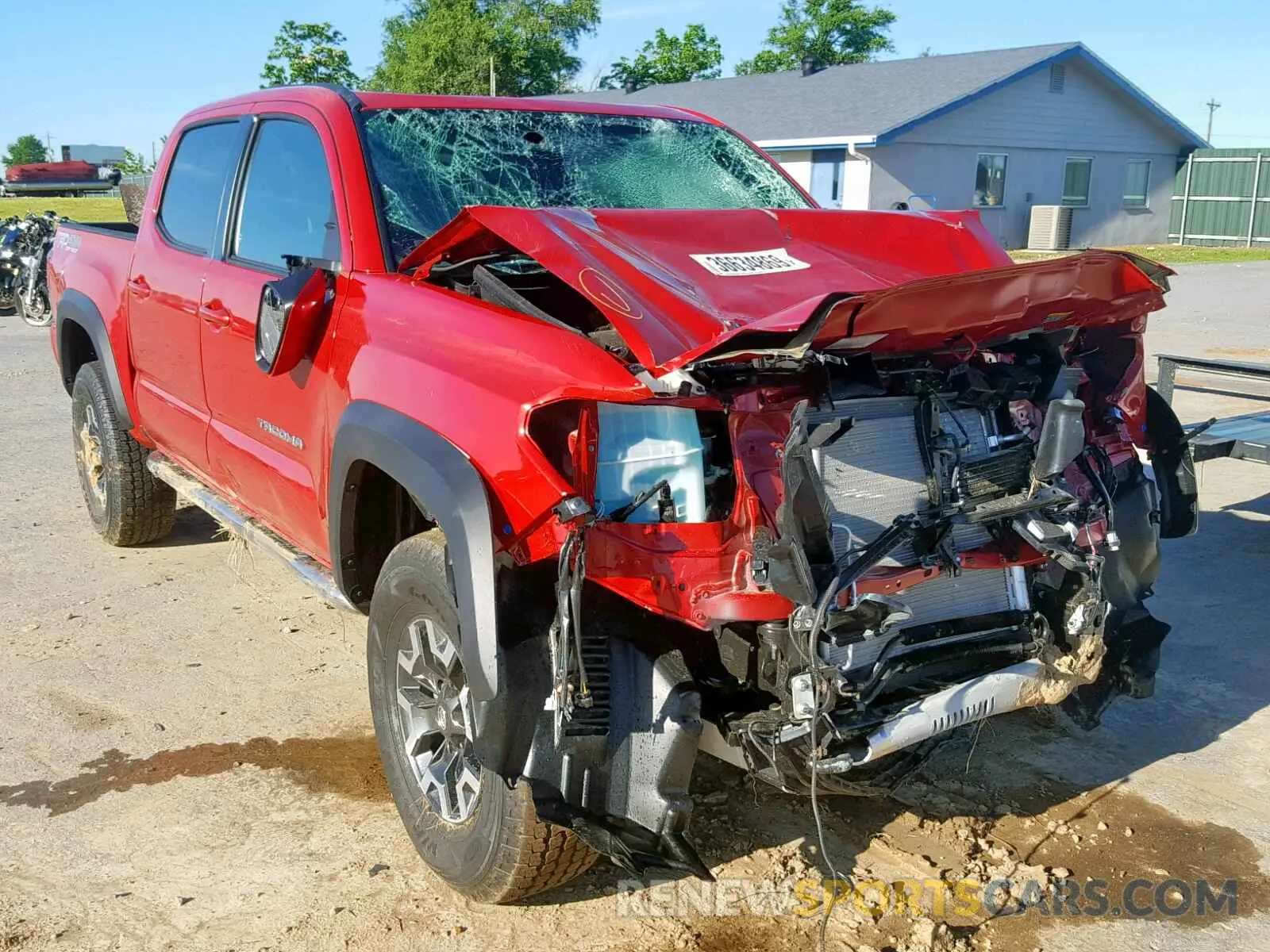 1 Photograph of a damaged car 3TMCZ5ANXKM208123 TOYOTA TACOMA DOU 2019