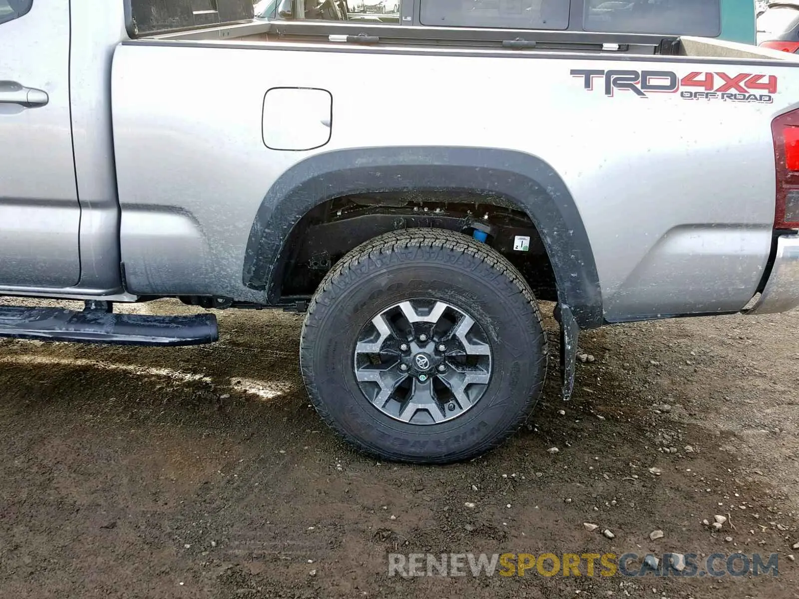 9 Photograph of a damaged car 3TMDZ5BN1KM055649 TOYOTA TACOMA DOU 2019