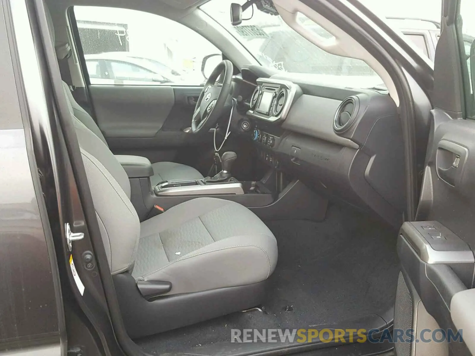 5 Photograph of a damaged car 3TMDZ5BN3KM055376 TOYOTA TACOMA DOU 2019