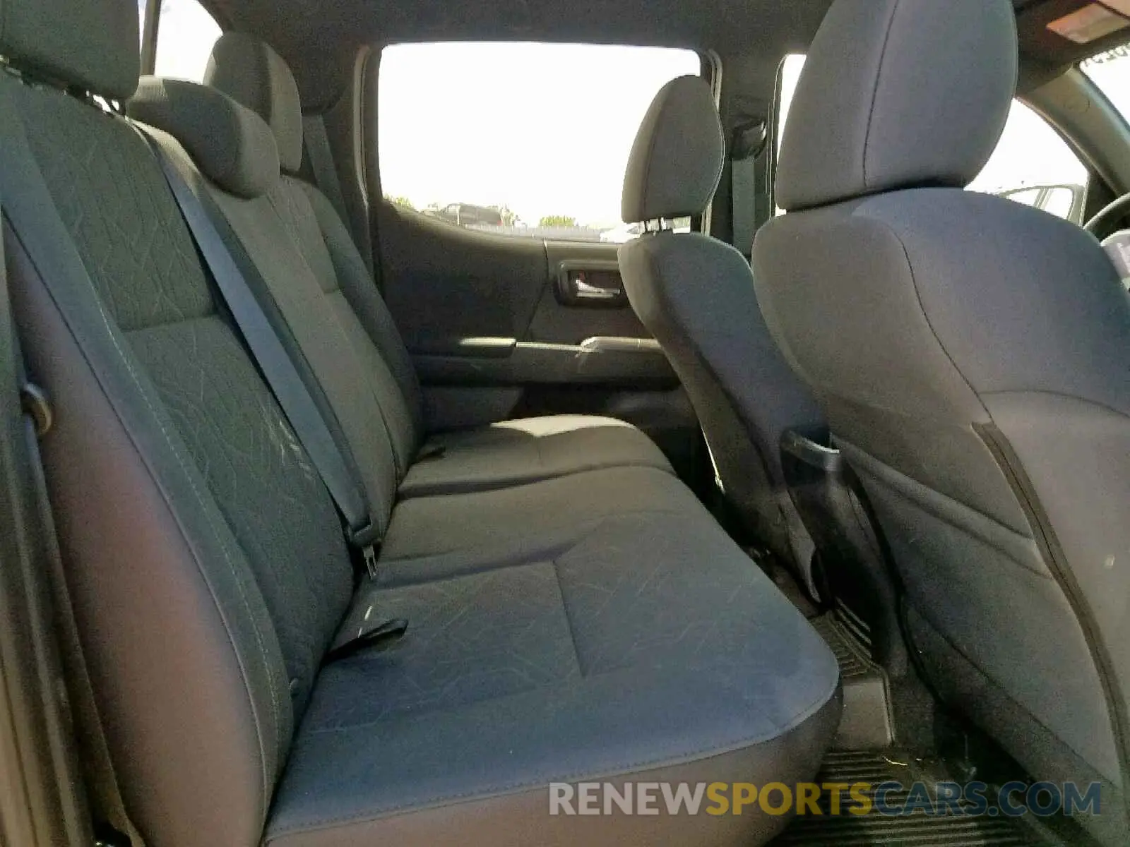 6 Photograph of a damaged car 3TMDZ5BNXKM069551 TOYOTA TACOMA DOU 2019