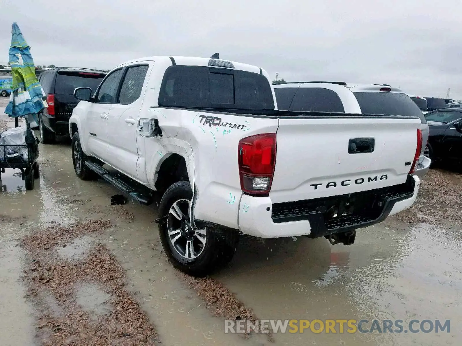 3 Photograph of a damaged car 5TFAZ5CN0KX077556 TOYOTA TACOMA DOU 2019
