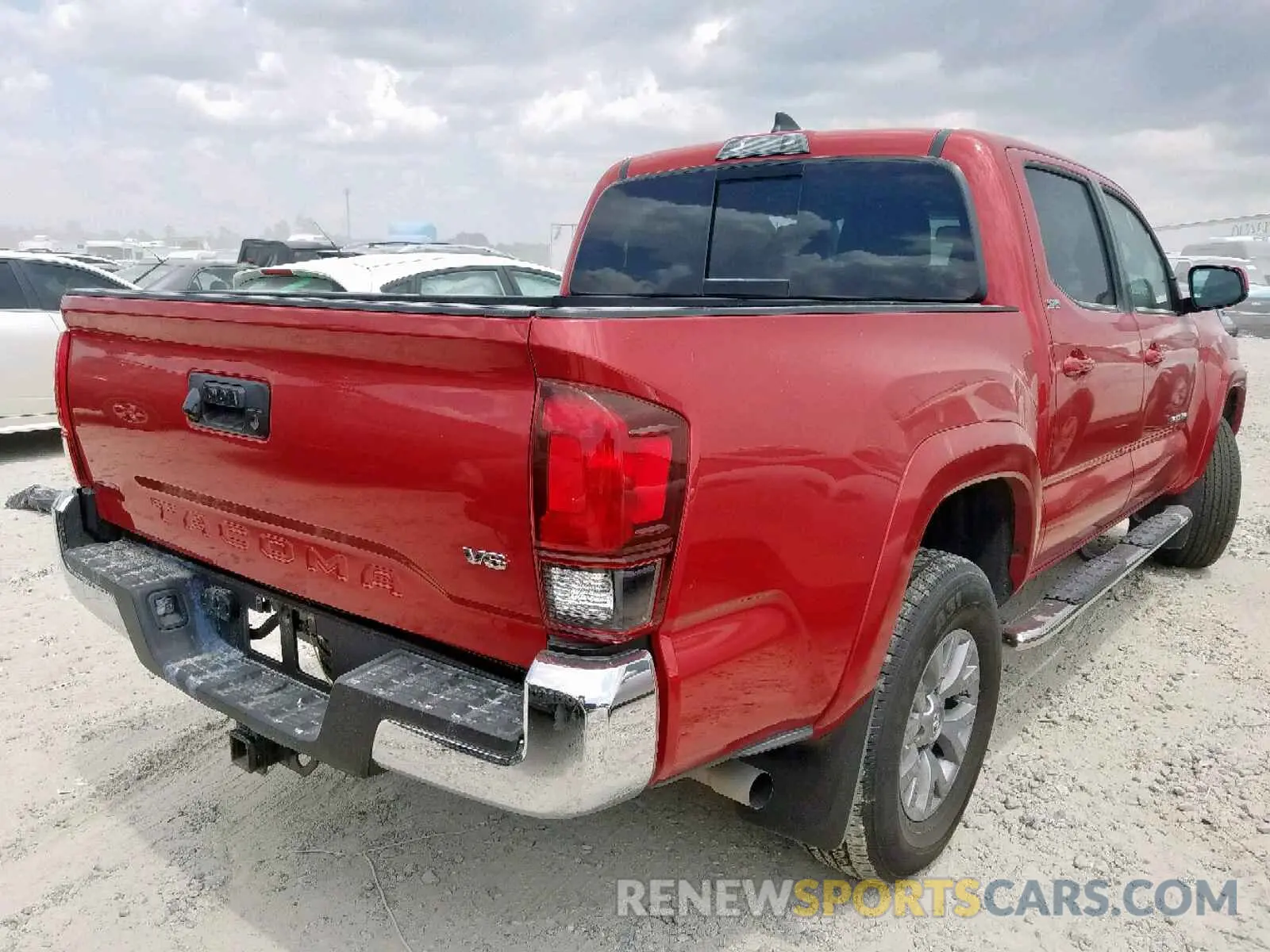 4 Photograph of a damaged car 5TFAZ5CN2KX082614 TOYOTA TACOMA DOU 2019