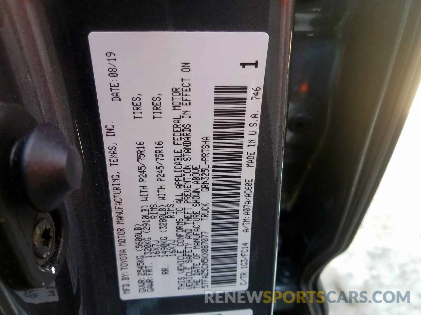 10 Photograph of a damaged car 5TFAZ5CN5KX087077 TOYOTA TACOMA DOU 2019