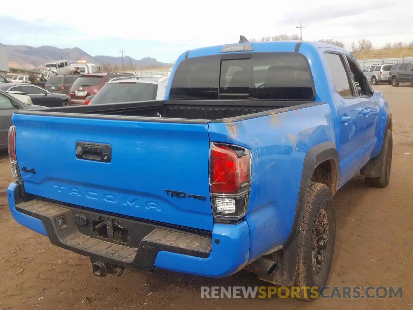 4 Photograph of a damaged car 5TFCZ5AN7KX199293 TOYOTA TACOMA DOU 2019
