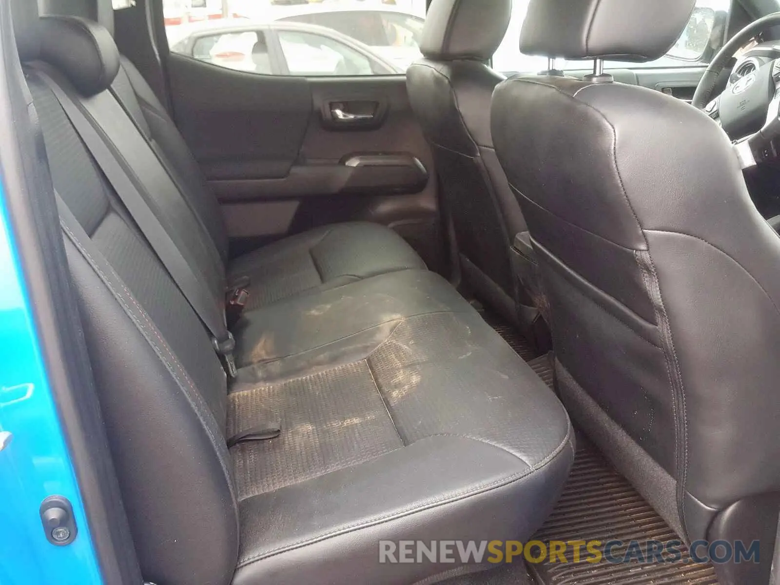 6 Photograph of a damaged car 5TFCZ5AN7KX199293 TOYOTA TACOMA DOU 2019