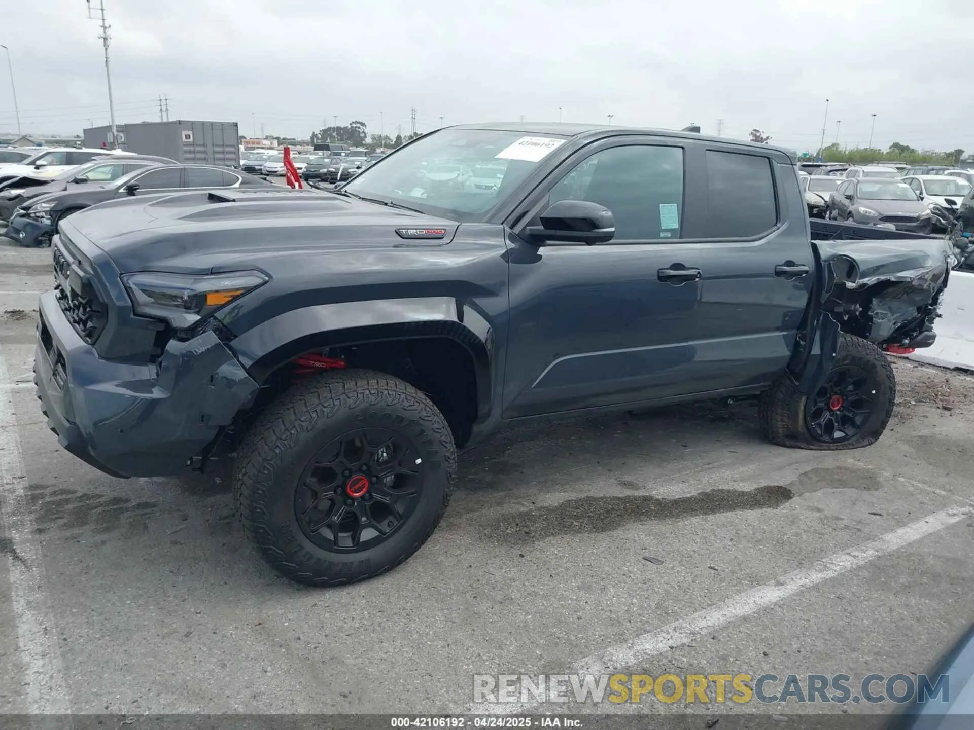 2 Фотография поврежденного автомобиля 3TYLC5LN1ST020786 TOYOTA TACOMA HYBRID 2025