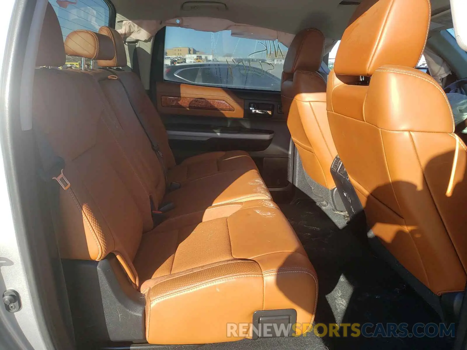 6 Photograph of a damaged car 5TFAY5F11KX812489 TOYOTA TUNDRA 2019