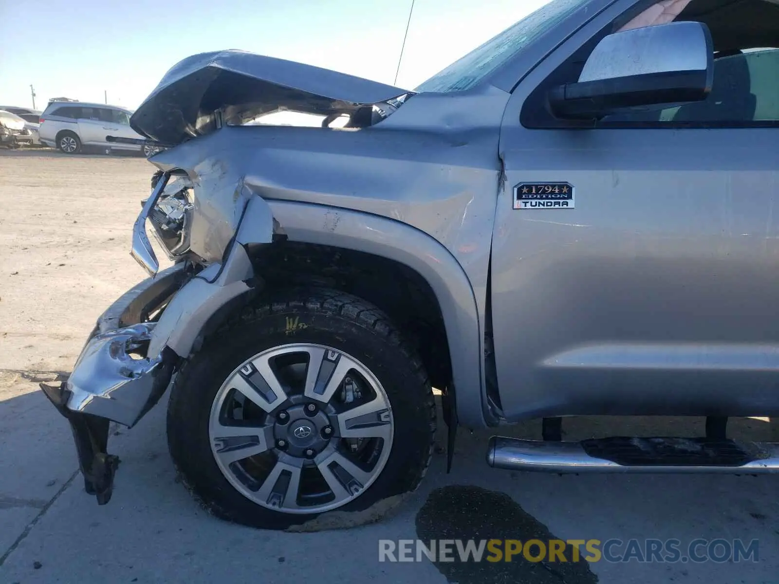 9 Photograph of a damaged car 5TFAY5F11KX812489 TOYOTA TUNDRA 2019