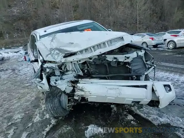 10 Photograph of a damaged car 5TFAY5F12KX828829 TOYOTA TUNDRA 2019
