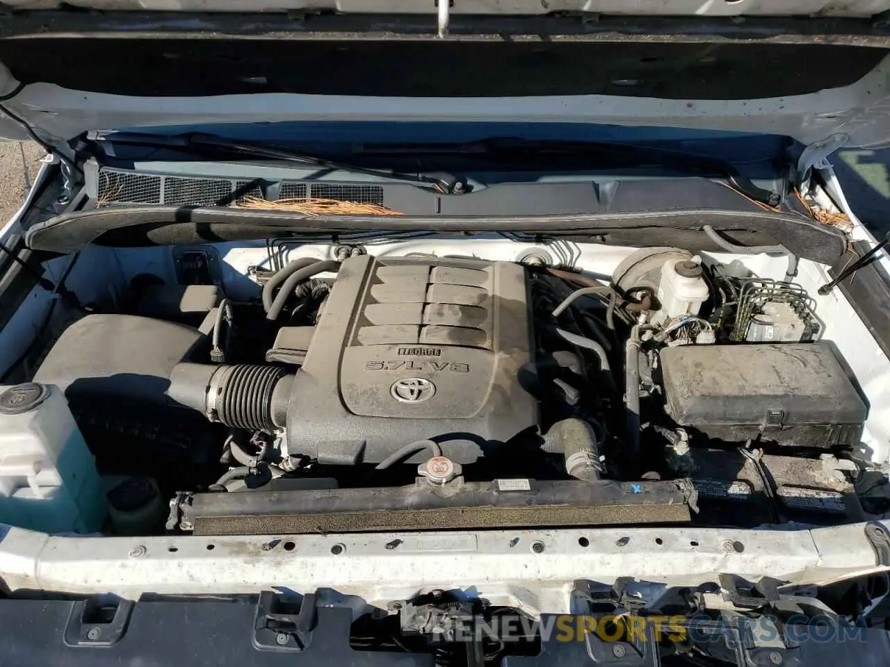 11 Photograph of a damaged car 5TFAY5F13KX819878 TOYOTA TUNDRA 2019