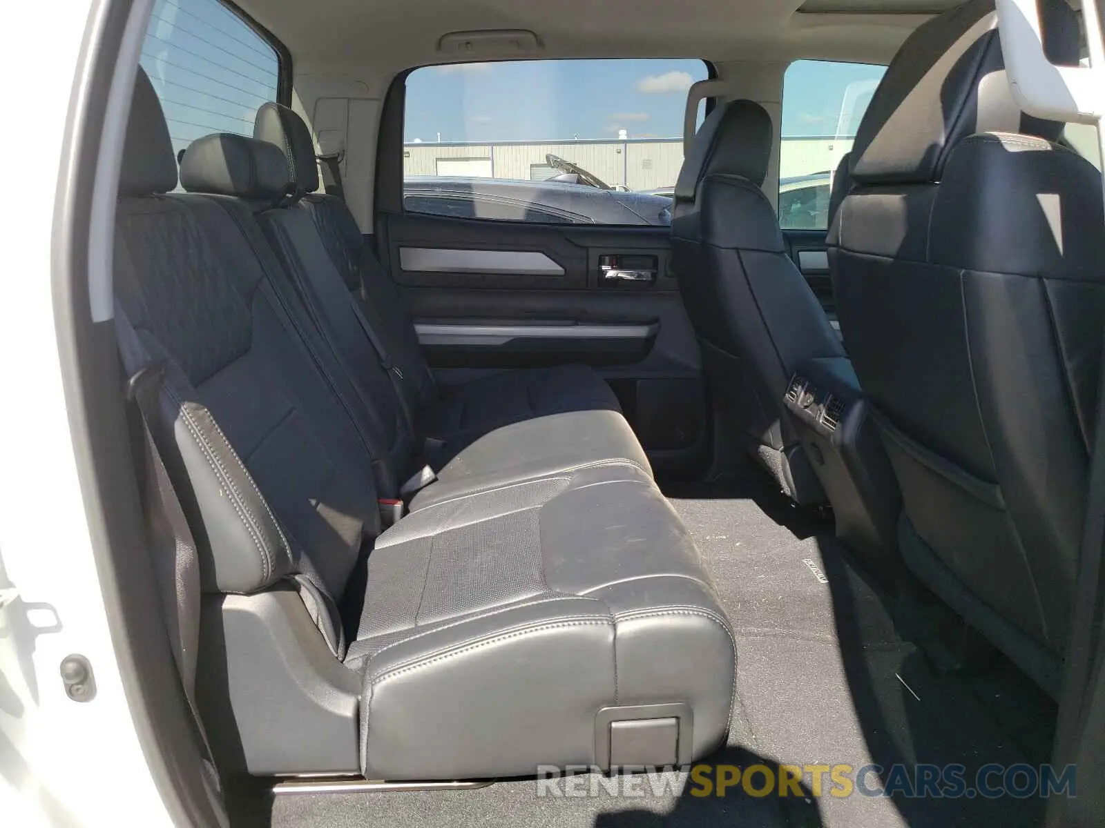 6 Photograph of a damaged car 5TFAY5F13KX862407 TOYOTA TUNDRA 2019