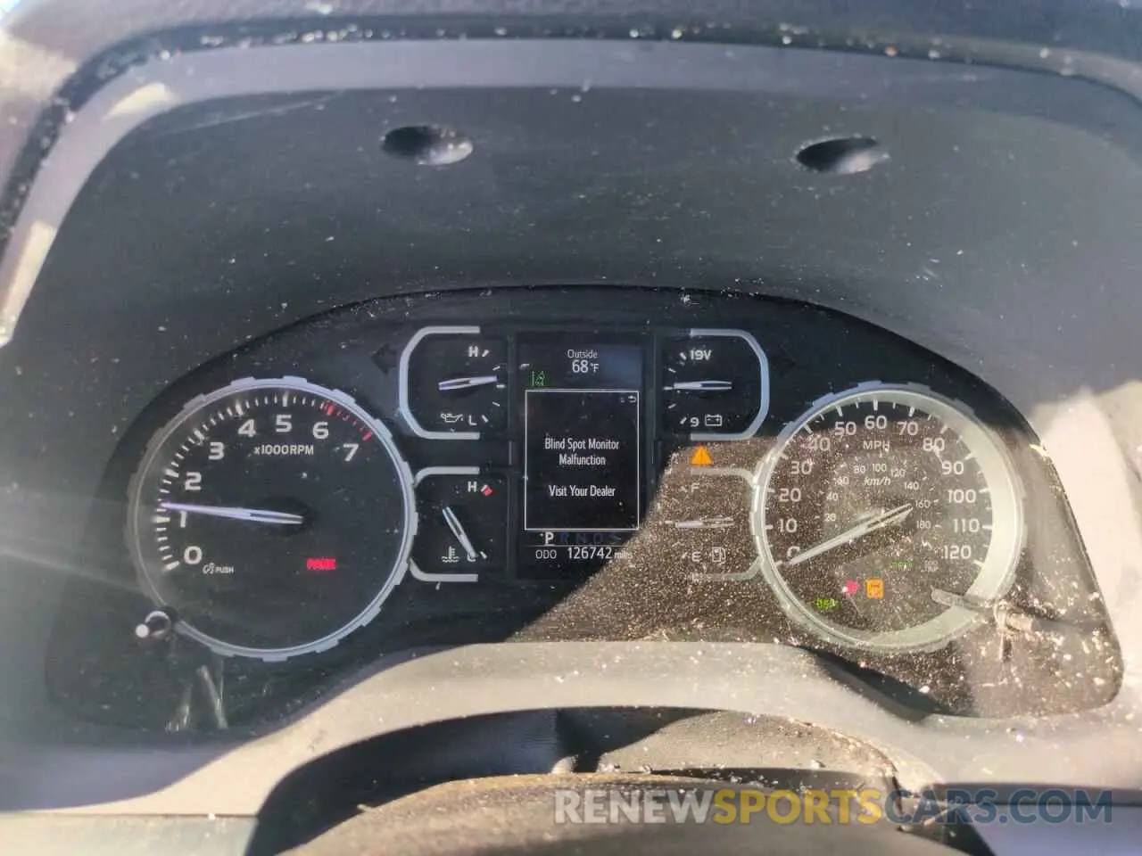 9 Photograph of a damaged car 5TFAY5F14KX780797 TOYOTA TUNDRA 2019