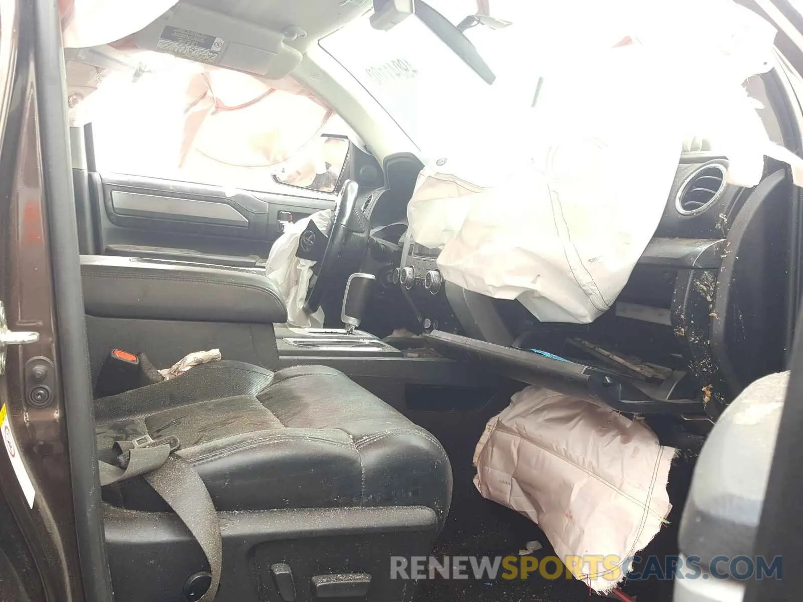 5 Photograph of a damaged car 5TFAY5F15KX803553 TOYOTA TUNDRA 2019
