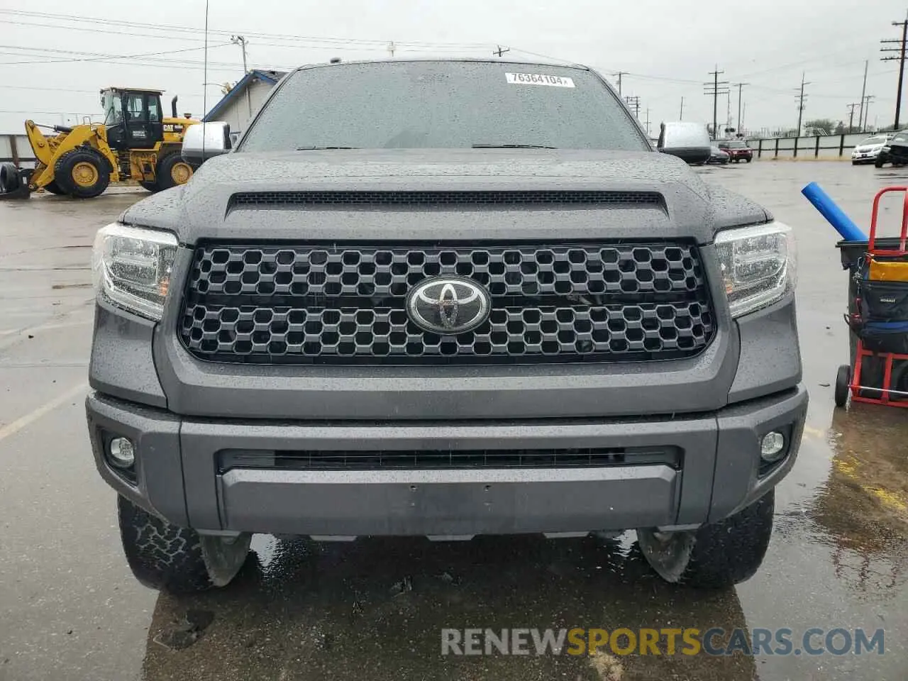 5 Photograph of a damaged car 5TFAY5F16KX795432 TOYOTA TUNDRA 2019