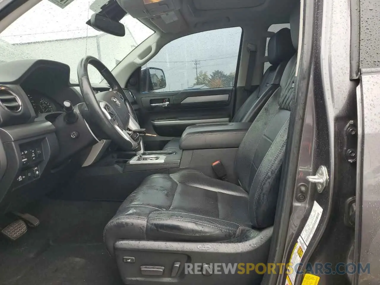 7 Photograph of a damaged car 5TFAY5F16KX795432 TOYOTA TUNDRA 2019