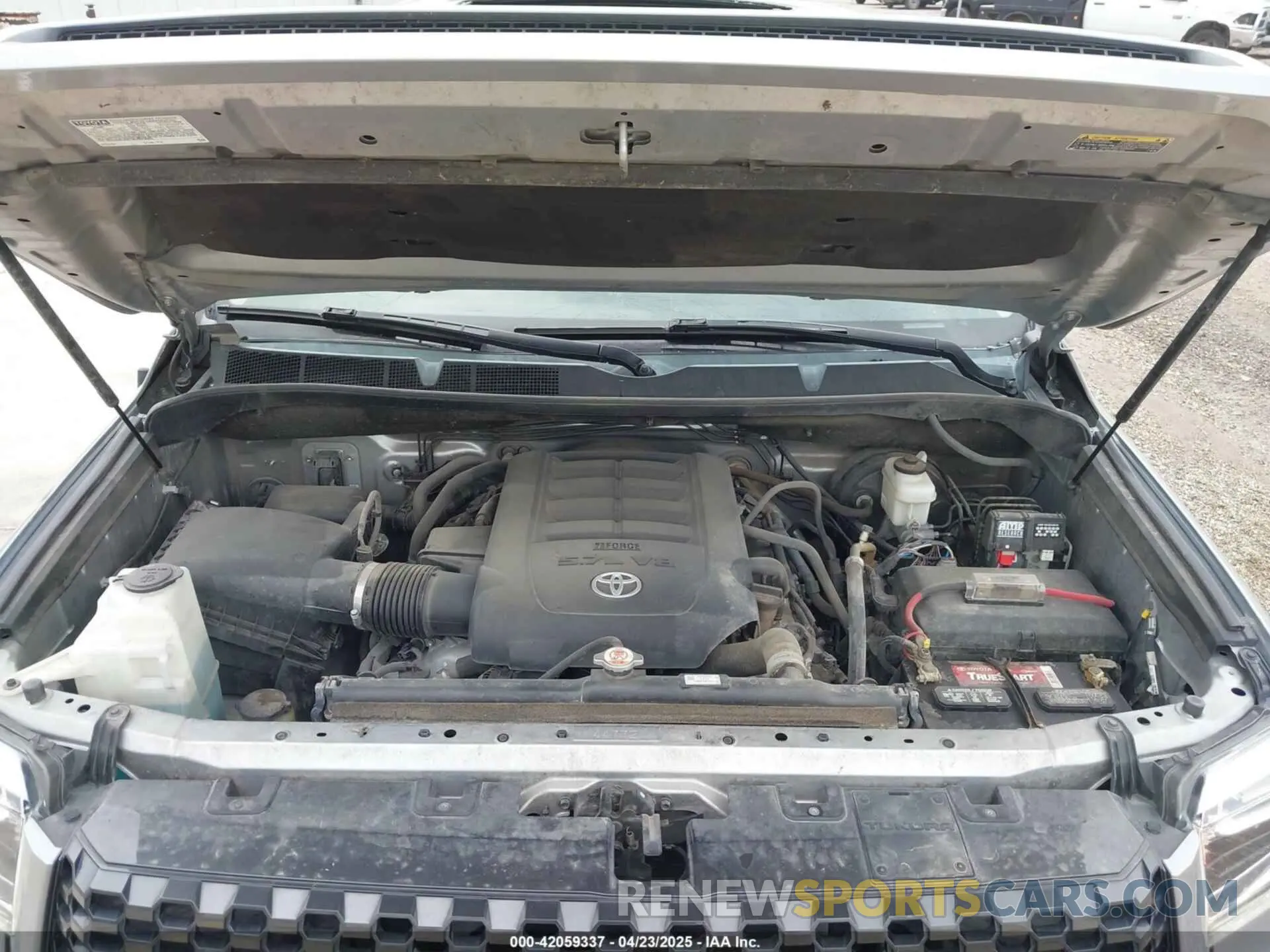 10 Фотография поврежденного автомобиля 5TFAY5F16KX795902 TOYOTA TUNDRA 2019