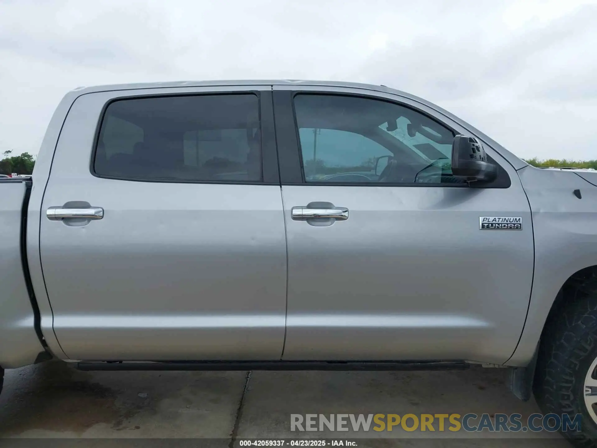 14 Фотография поврежденного автомобиля 5TFAY5F16KX795902 TOYOTA TUNDRA 2019