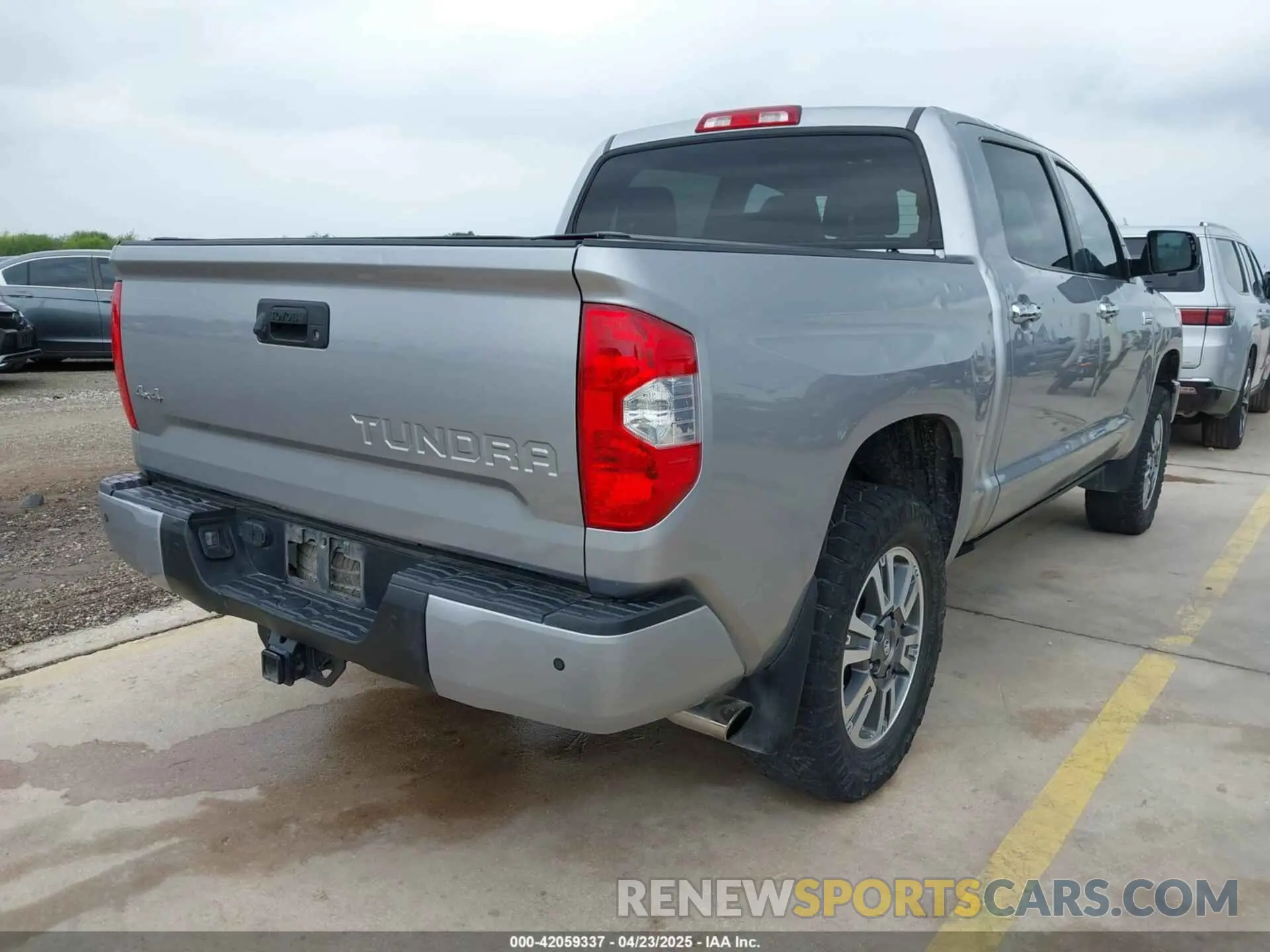 4 Фотография поврежденного автомобиля 5TFAY5F16KX795902 TOYOTA TUNDRA 2019