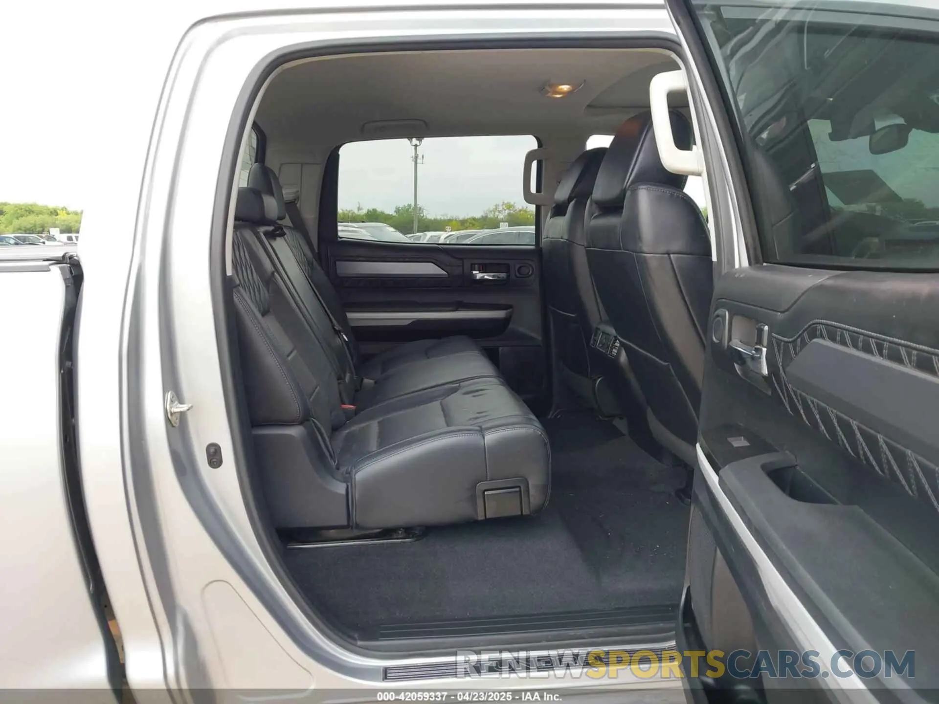8 Фотография поврежденного автомобиля 5TFAY5F16KX795902 TOYOTA TUNDRA 2019