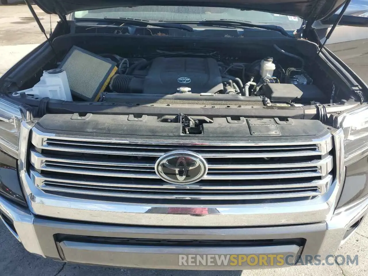 11 Photograph of a damaged car 5TFAY5F16KX863471 TOYOTA TUNDRA 2019