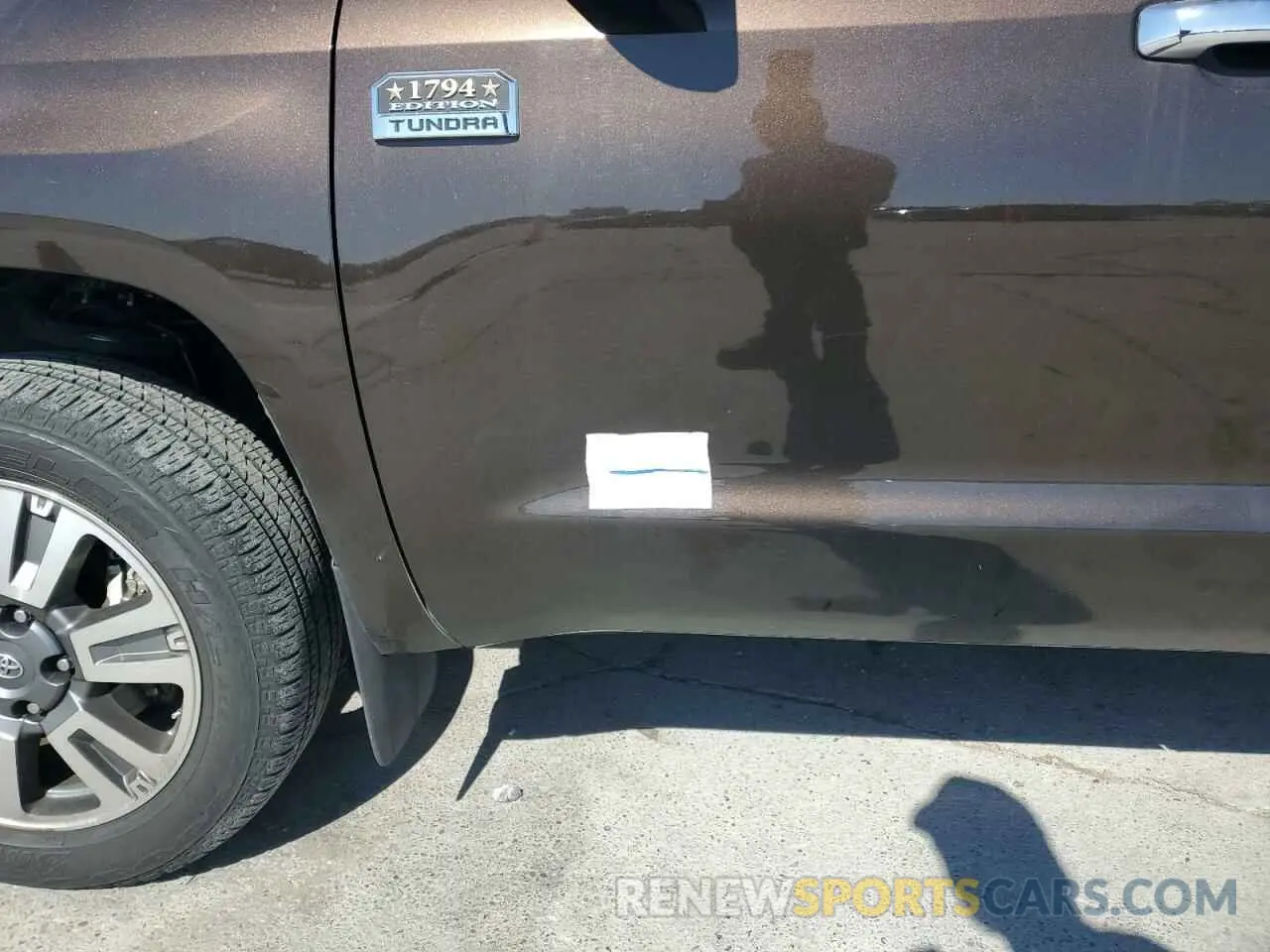 12 Photograph of a damaged car 5TFAY5F16KX863471 TOYOTA TUNDRA 2019