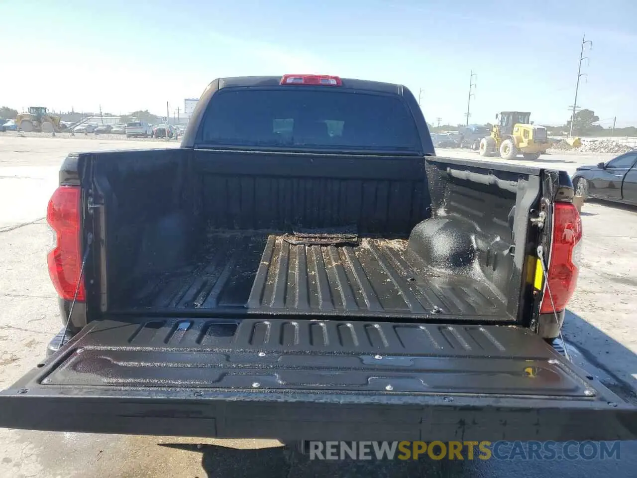 6 Photograph of a damaged car 5TFAY5F16KX863471 TOYOTA TUNDRA 2019