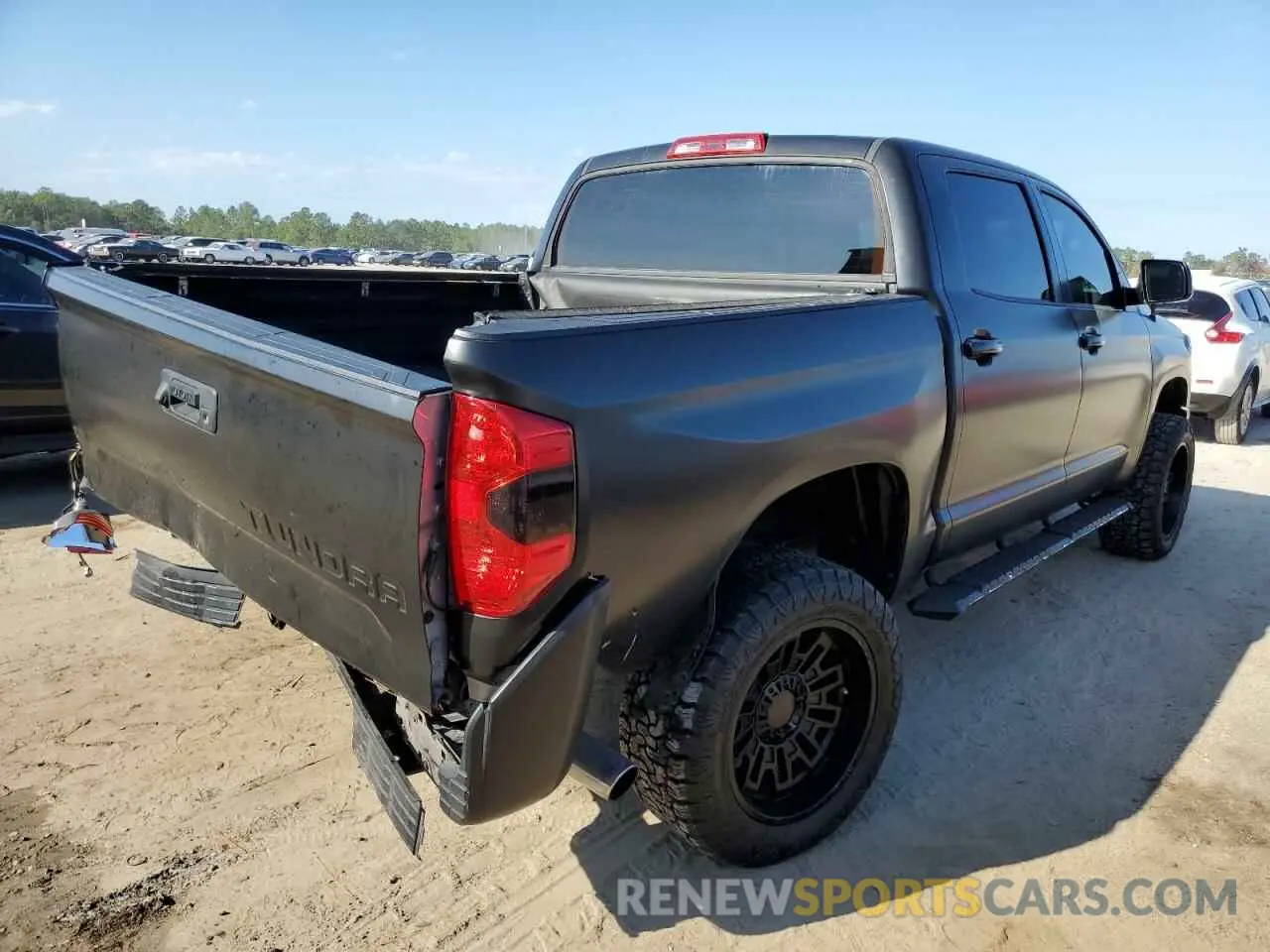 3 Фотография поврежденного автомобиля 5TFAY5F17KX797240 TOYOTA TUNDRA 2019