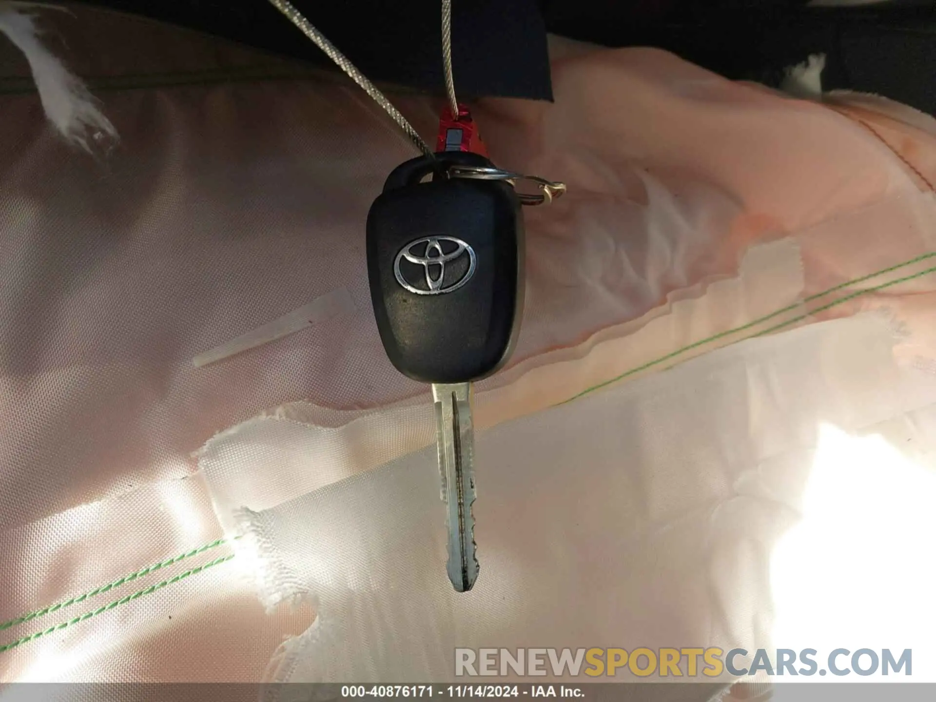 11 Photograph of a damaged car 5TFAY5F18KX804194 TOYOTA TUNDRA 2019