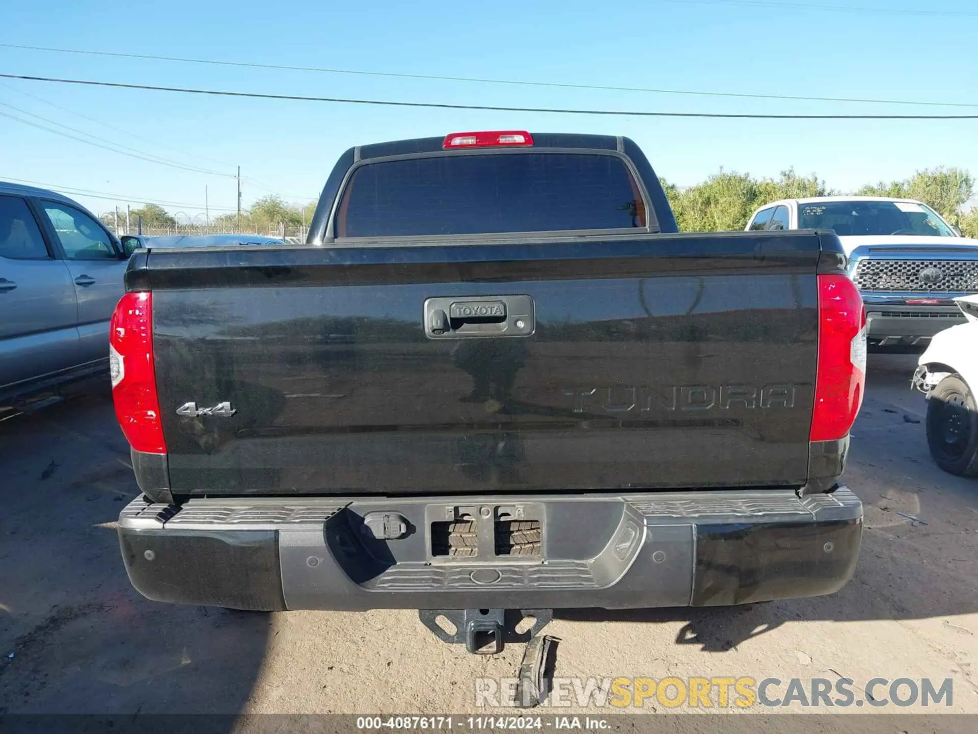 17 Photograph of a damaged car 5TFAY5F18KX804194 TOYOTA TUNDRA 2019