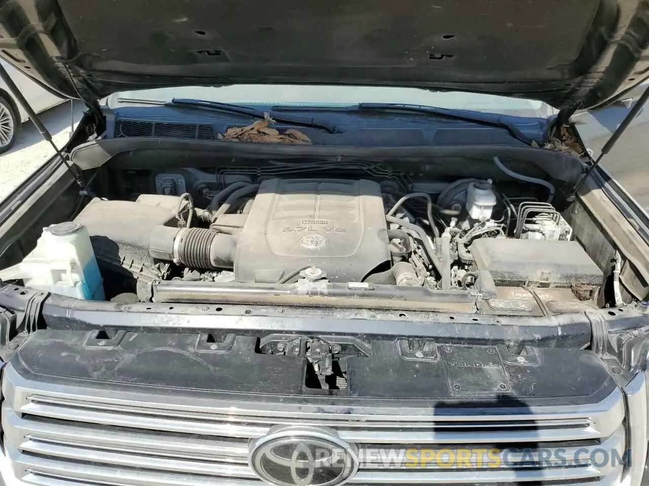 11 Photograph of a damaged car 5TFAY5F18KX805829 TOYOTA TUNDRA 2019
