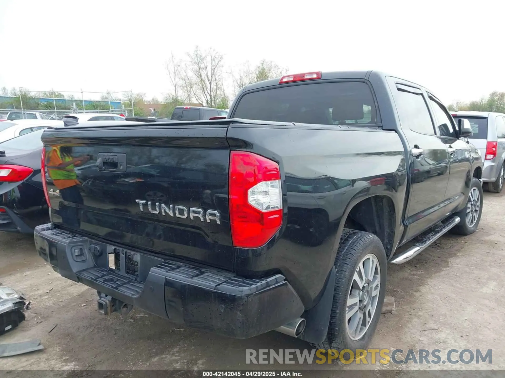 4 Фотография поврежденного автомобиля 5TFAY5F19KX808531 TOYOTA TUNDRA 2019