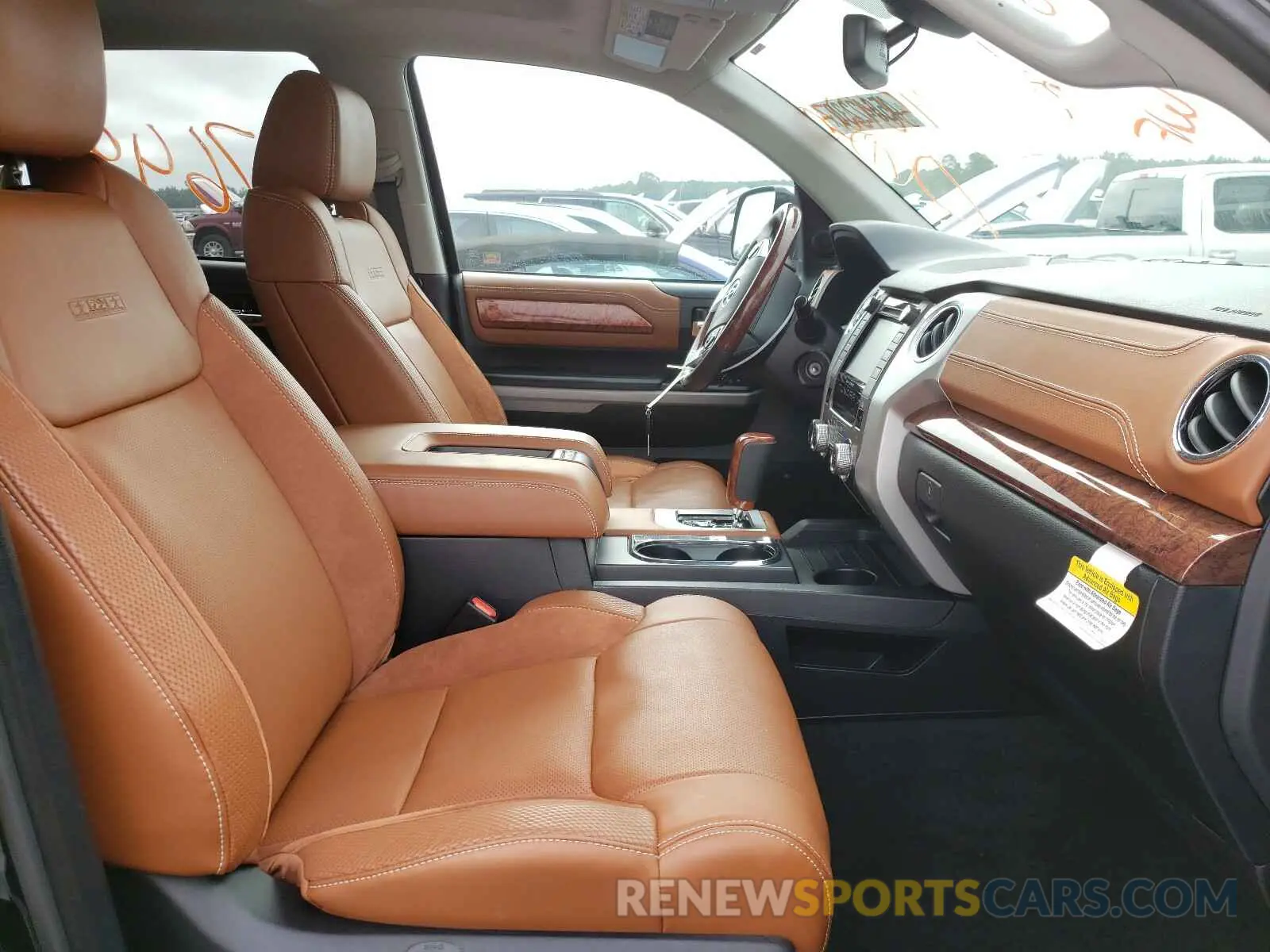 5 Photograph of a damaged car 5TFAY5F19KX809369 TOYOTA TUNDRA 2019