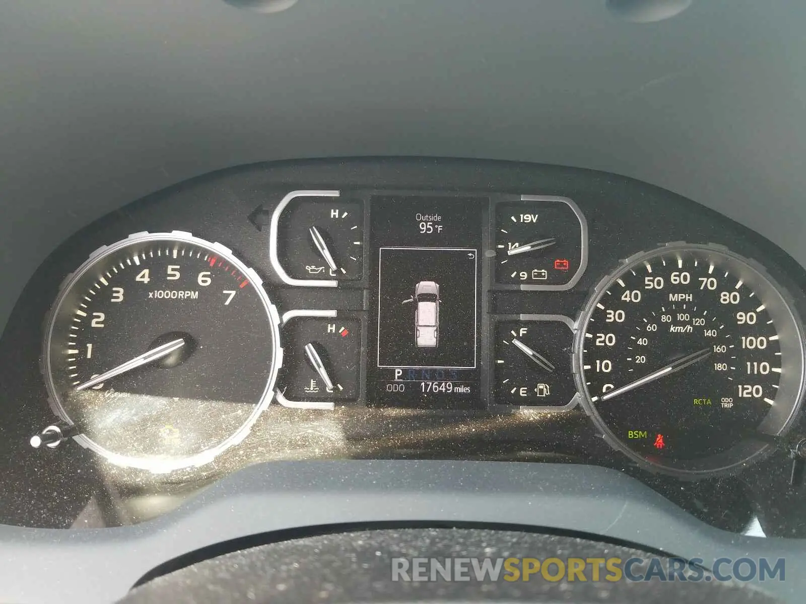 8 Photograph of a damaged car 5TFAY5F19KX809369 TOYOTA TUNDRA 2019