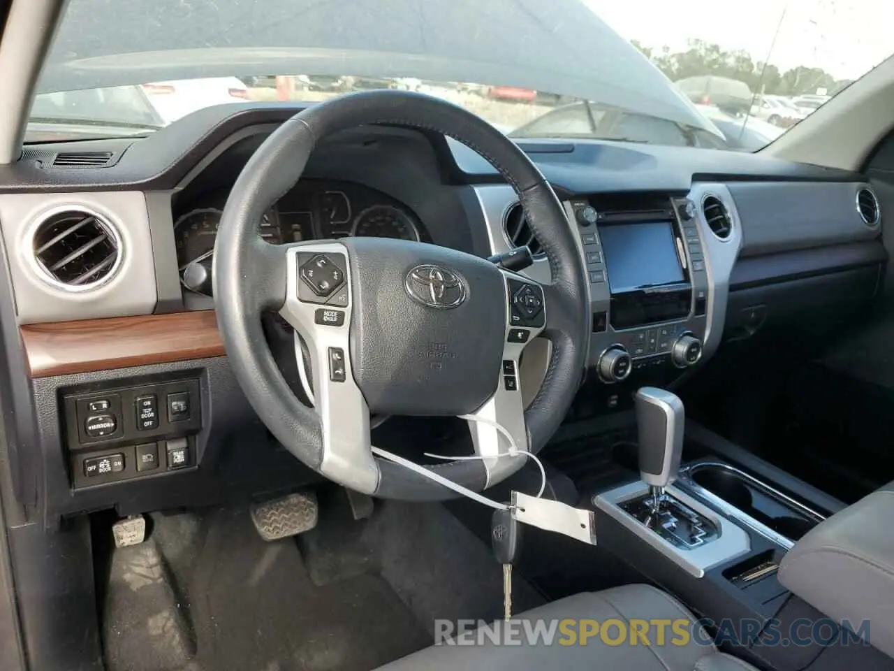 8 Photograph of a damaged car 5TFBY5F17KX845209 TOYOTA TUNDRA 2019