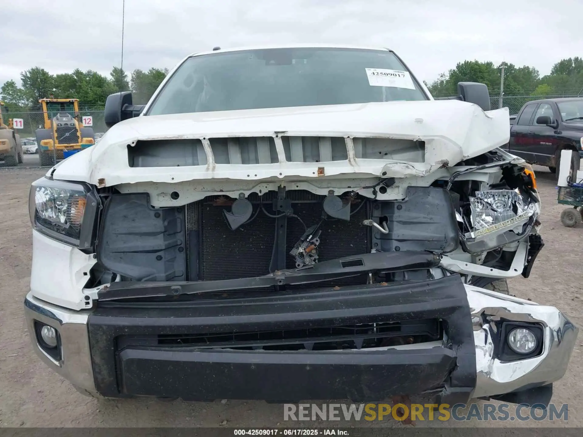 13 Photograph of a damaged car 5TFCY5F15KX025232 TOYOTA TUNDRA 2019