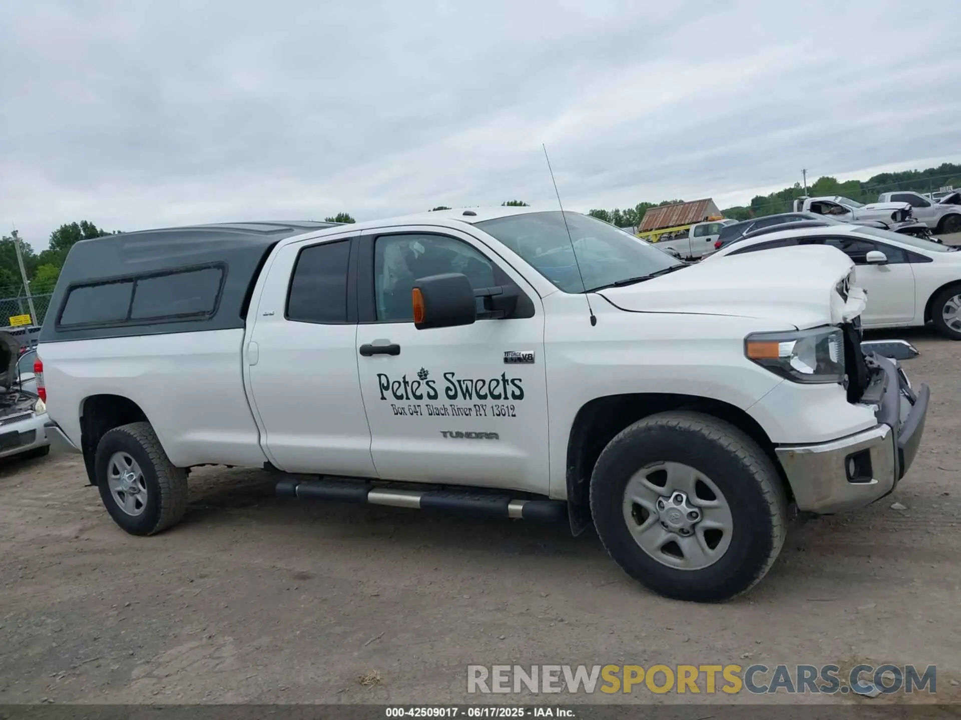 14 Photograph of a damaged car 5TFCY5F15KX025232 TOYOTA TUNDRA 2019