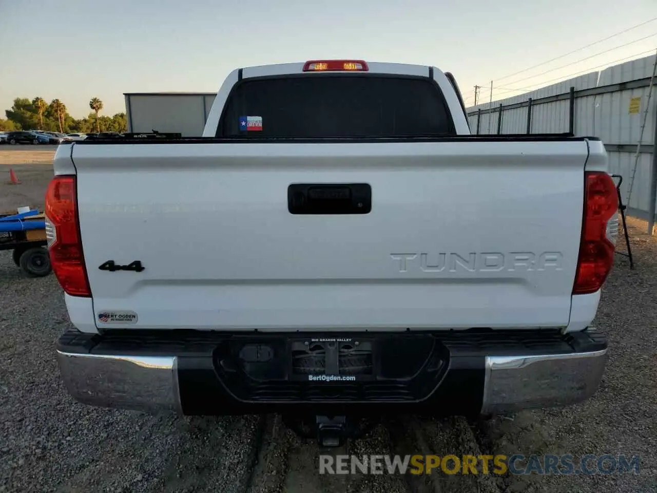 6 Фотография поврежденного автомобиля 5TFDW5F10KX781206 TOYOTA TUNDRA 2019