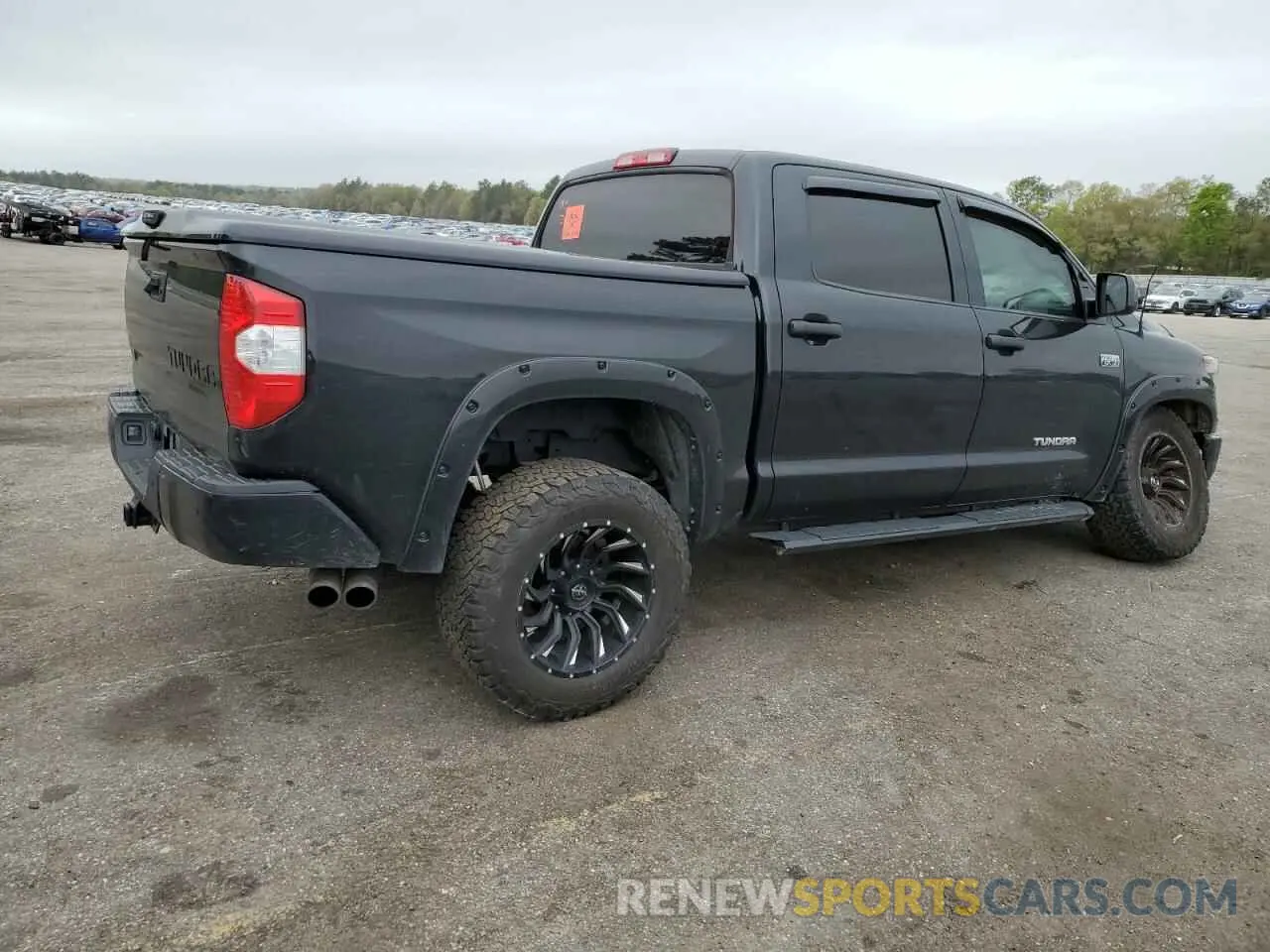 3 Фотография поврежденного автомобиля 5TFDW5F11KX816500 TOYOTA TUNDRA 2019
