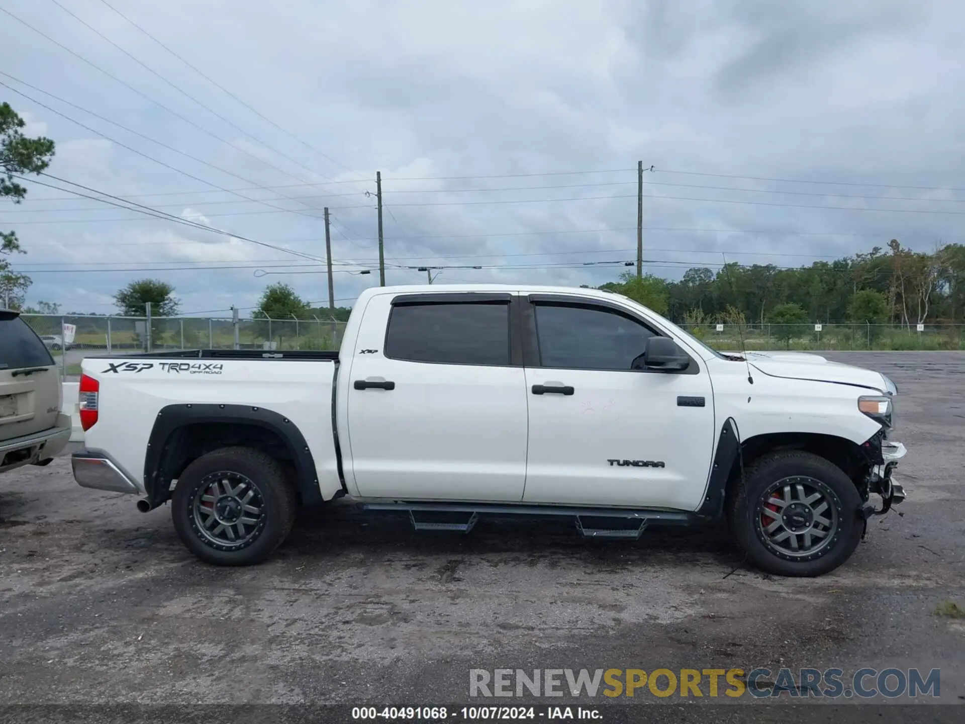 13 Photograph of a damaged car 5TFDW5F12KX816523 TOYOTA TUNDRA 2019