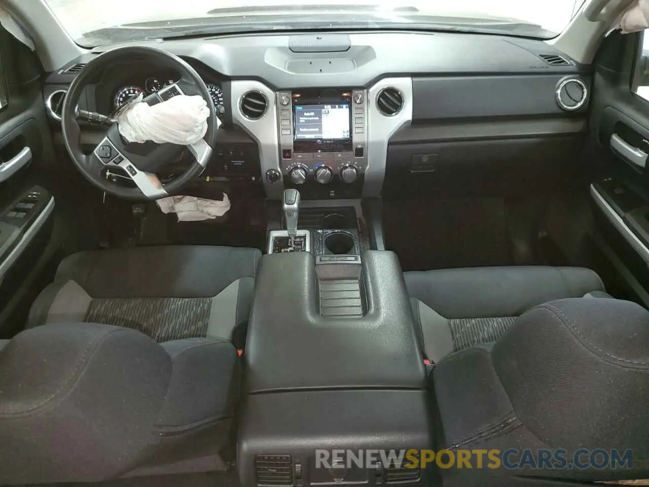8 Photograph of a damaged car 5TFDW5F13KX780292 TOYOTA TUNDRA 2019